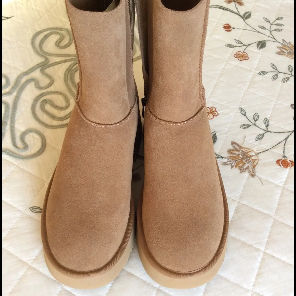 UGG Classic twin heights boots
